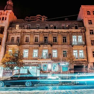 kyiv-3rooms-art-apartment.hotels-of-kiev.com/